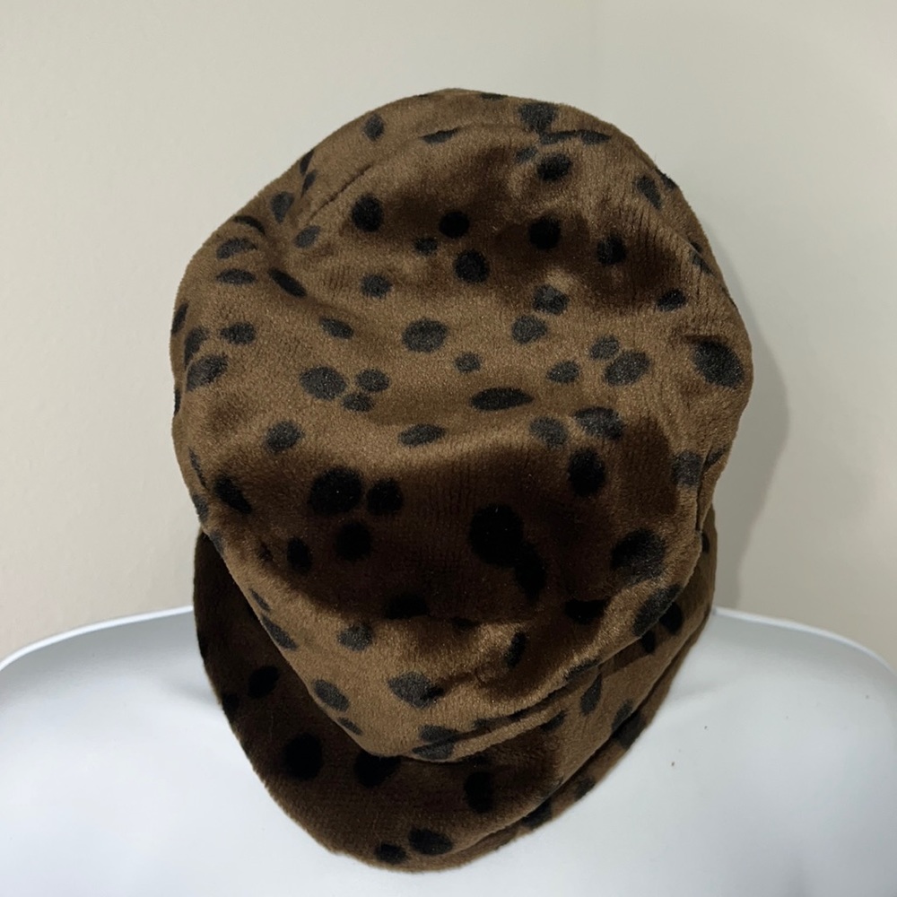 🔹 La Maison De La Fausse Fourrure Paris Fuzzy Polka dot Bucket Hat